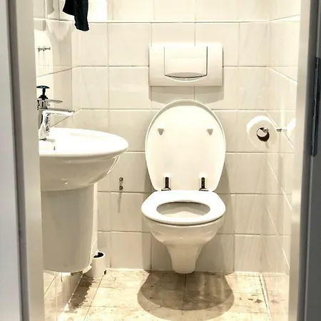 Apartment Spacious Flat In The Heart Of The Center! Ideal For A Family! *